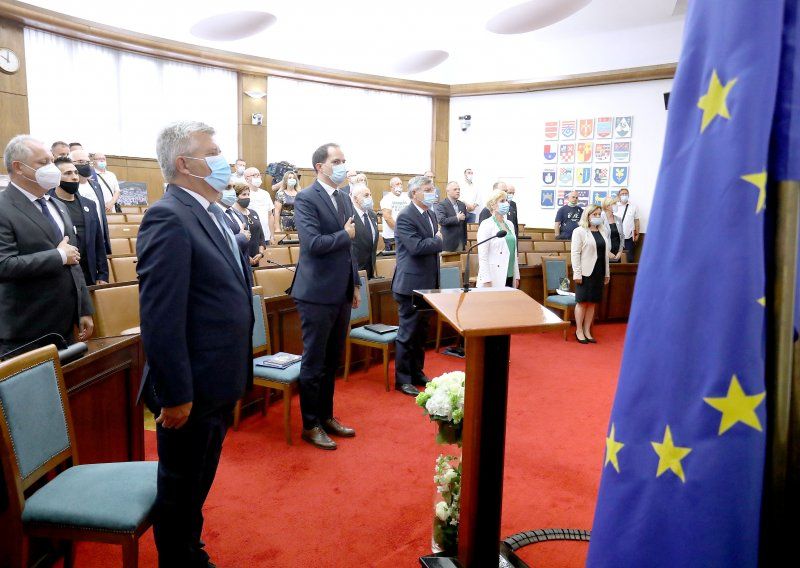 *PREDSJEDNIK SAVJETA ZA NACIONALNE MANJINE NA KOMEMORATIVNOM SKUPU U HRVATSKOM SABORU U POVODU 11. SRPNJA — DANA SJEĆANJA  NA GENOCID U SREBRENICI