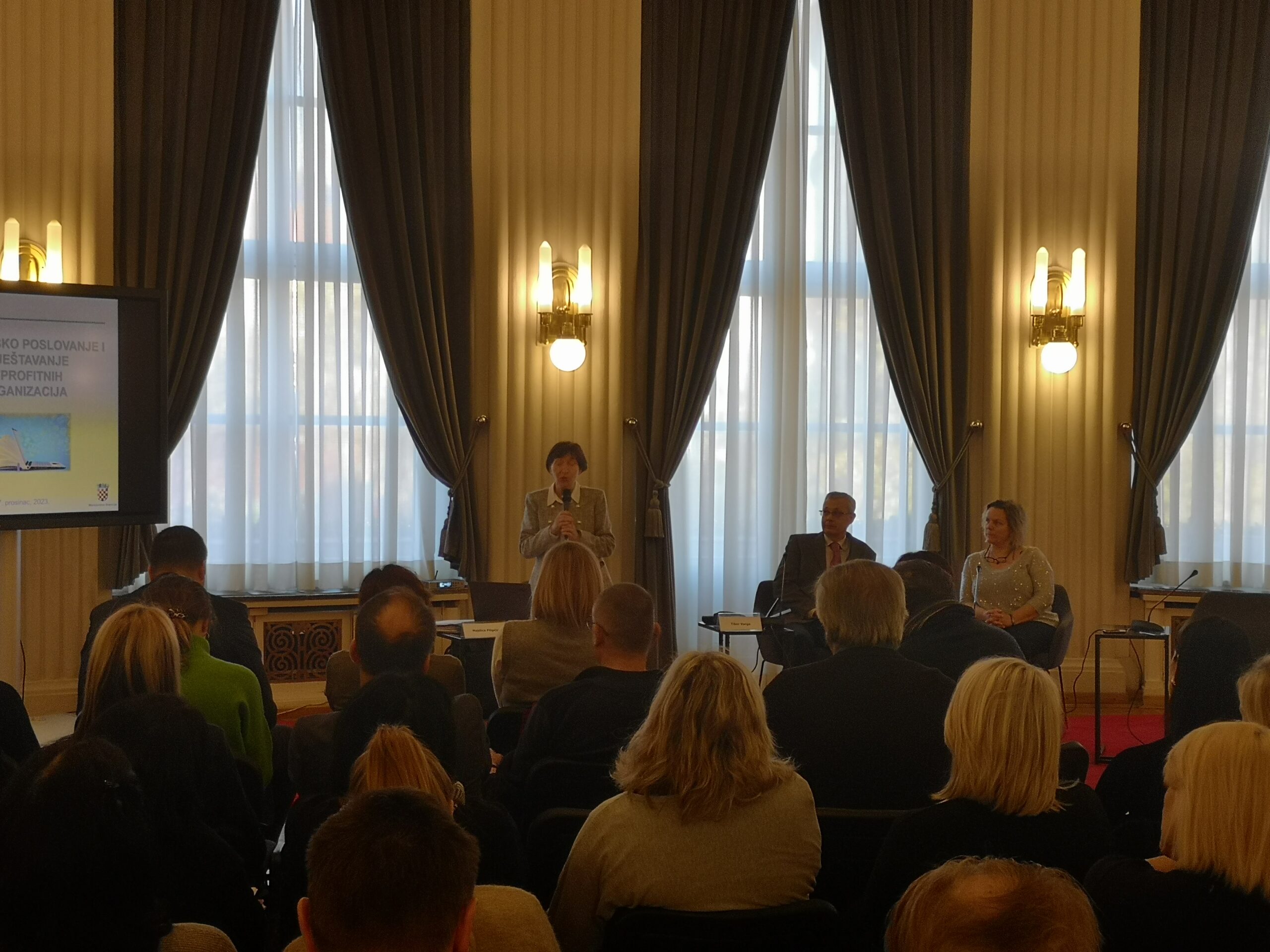 **ODRŽAN SEMINAR SAVJETA ZA NACIONALNE MANJINE