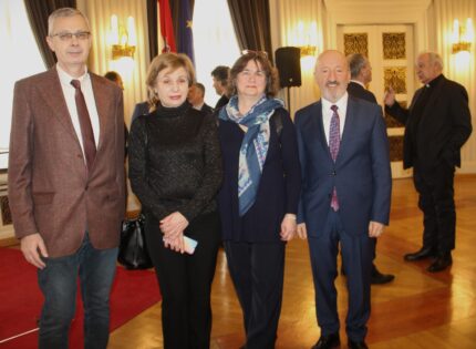 **PREDSJEDNIK SAVJETA ZA NACIONALNE MANJINE PRISUSTVOVAO DODJELI ZAHVALNICA MEDIJSKOJ KUĆI, EMISIJI I NOVINARU