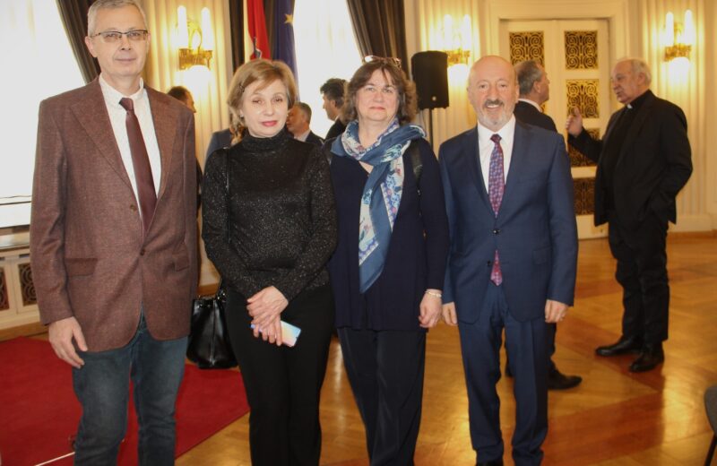 **PREDSJEDNIK SAVJETA ZA NACIONALNE MANJINE PRISUSTVOVAO DODJELI ZAHVALNICA MEDIJSKOJ KUĆI, EMISIJI I NOVINARU